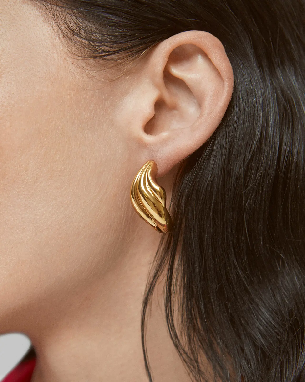 Gold Leaf Stud Earrings - 图片 2
